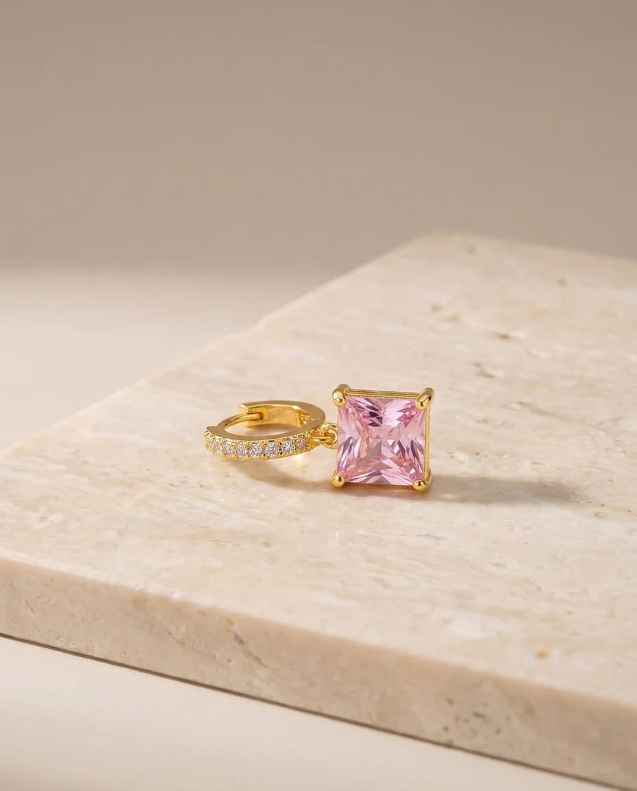 Quadrado dourado - rosa quartzo